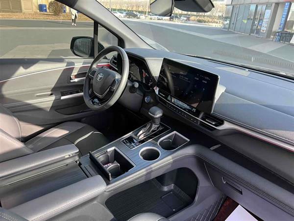赛那SIENNA 2023款 2.5L混动 尊贵版