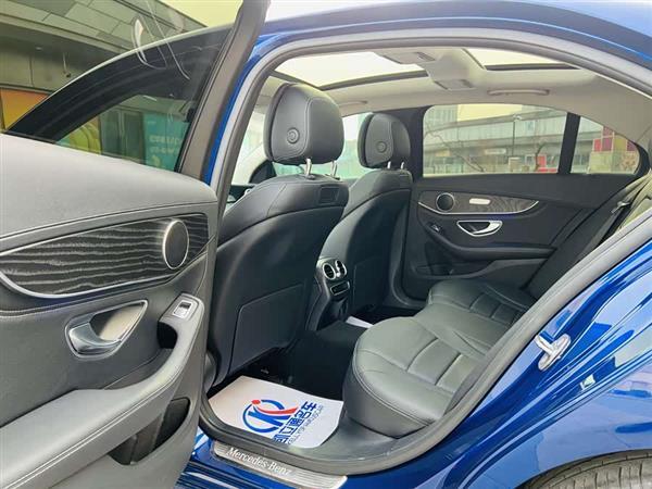 奔驰C级 2019款 C 260 L 运动版