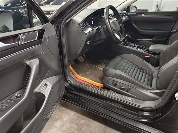 迈腾 2020款 330TSI DSG 领先型