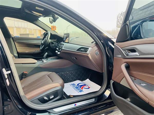 宝马5系 2023款 530Li xDrive M运动套装