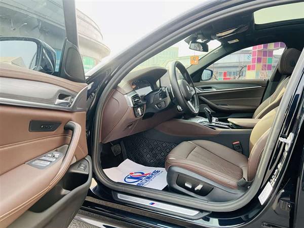 宝马5系 2023款 530Li xDrive M运动套装