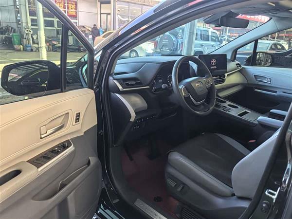 格瑞维亚 2022款 2.5L混动 尊贵版