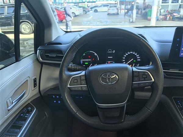 格瑞维亚 2022款 2.5L混动 尊贵版