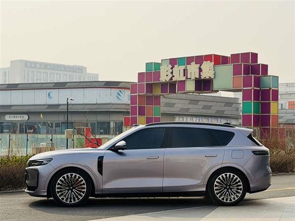 岚图FREE 2025款 FREE+ 四驱乾崑版