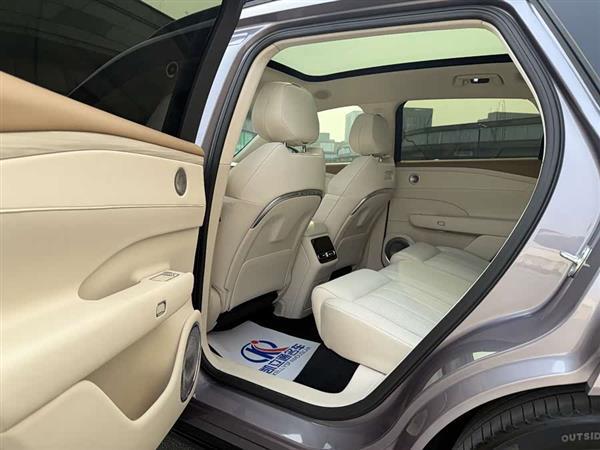 岚图FREE 2025款 FREE+ 四驱乾崑版