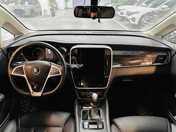 宋MAX 2018款 1.5T 自动智联精英型 6座