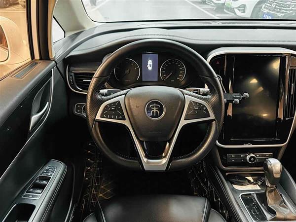 宋MAX 2018款 1.5T 自动智联精英型 6座