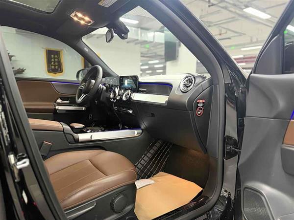 奔驰GLB 2022款 GLB 220 动感型