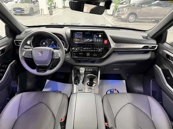 皇冠陆放 2024款 2.5L HEV四驱尊贵版