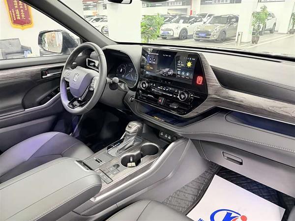 皇冠陆放 2024款 2.5L HEV四驱尊贵版