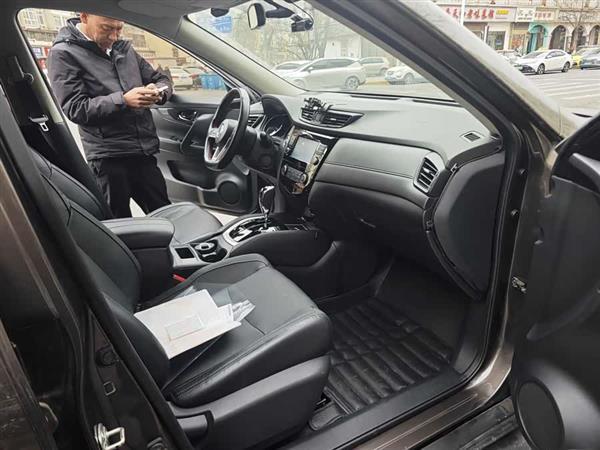 奇骏 2017款 2.0L CVT舒适版 2WD