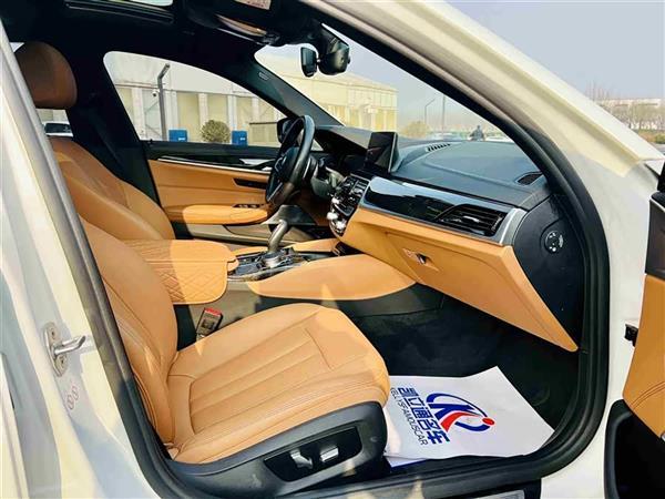 宝马5系 2019款 530Li 领先型 M运动套装