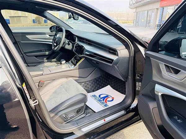 奥迪A6L 2023款 改款 45 TFSI 臻选动感型