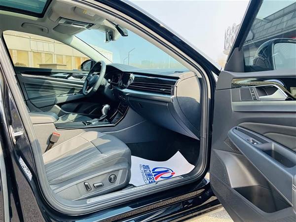 帕萨特 2024款 380TSI 豪华版