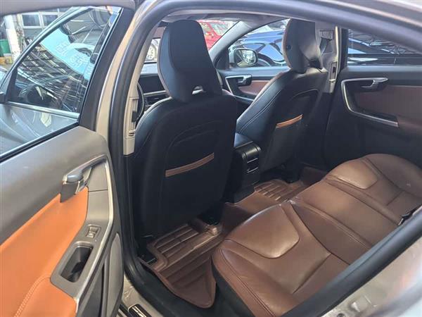 沃尔沃S60 2015款 S60L 2.0T 智远版