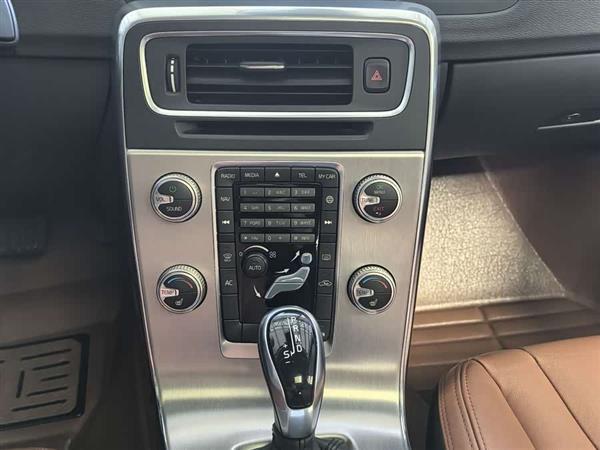 沃尔沃S60 2015款 S60L 2.0T 智远版