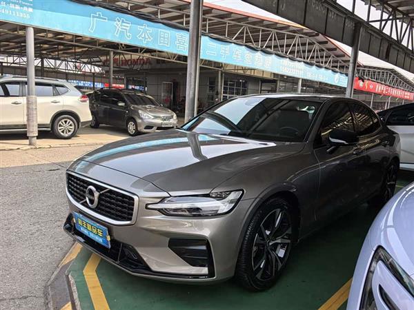 沃尔沃S60 2020款 T4 智远运动版