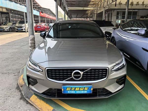 沃尔沃S60 2020款 T4 智远运动版