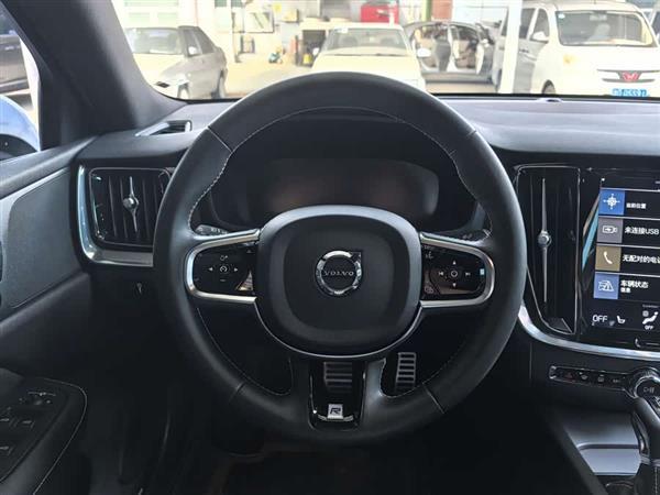 沃尔沃S60 2020款 T4 智远运动版
