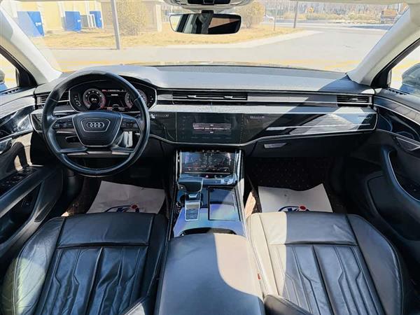 奥迪A8 2018款 A8L 55 TFSI quattro投放版精英型