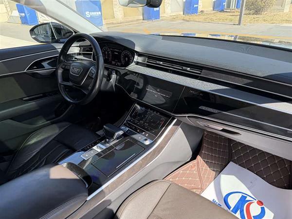 奥迪A8 2018款 A8L 55 TFSI quattro投放版精英型