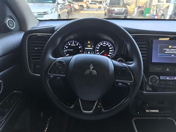 欧蓝德 2019款 2.0L 两驱畅享版 5座 国VI