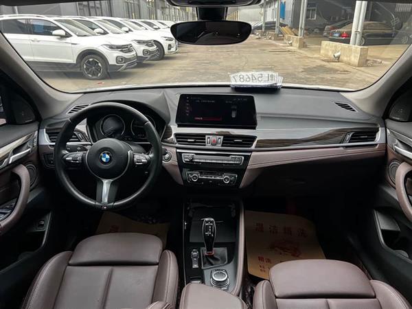 宝马X1 2022款 改款 xDrive25Li 尊享型