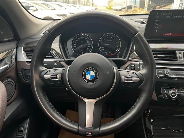 宝马X1 2022款 改款 xDrive25Li 尊享型