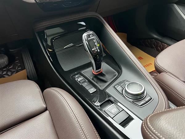宝马X1 2022款 改款 xDrive25Li 尊享型