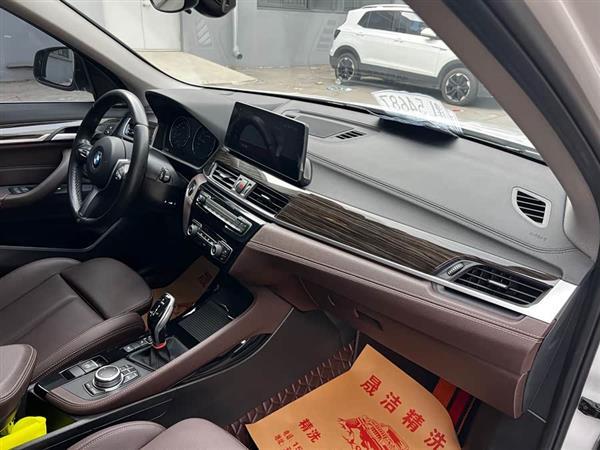 宝马X1 2022款 改款 xDrive25Li 尊享型