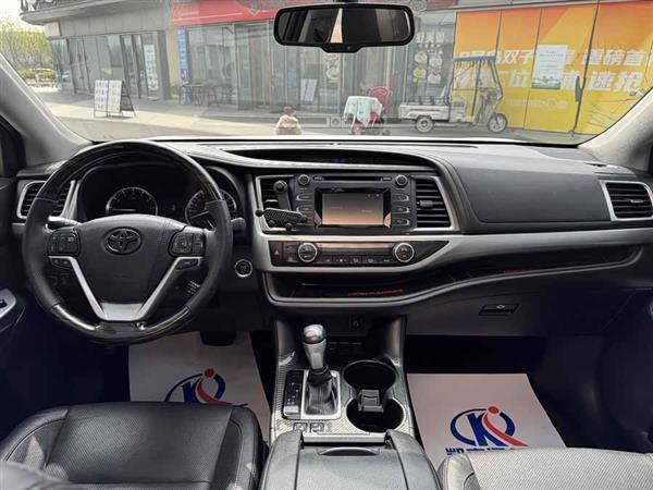 汉兰达 2015款 2.0T 两驱豪华版 7座