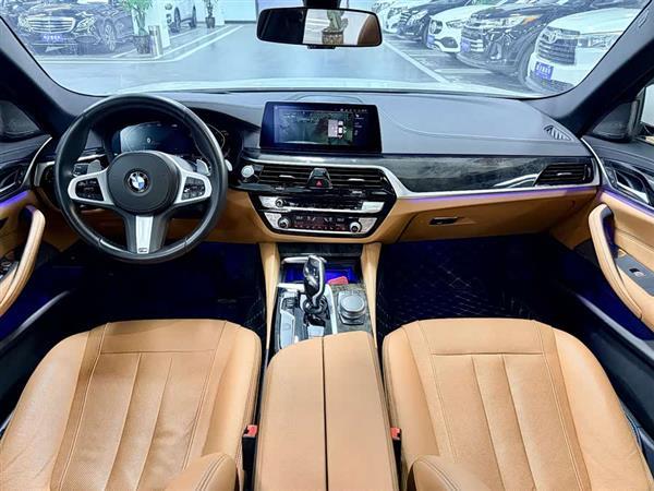 宝马5系 2020款 530Li 尊享型 M运动套装