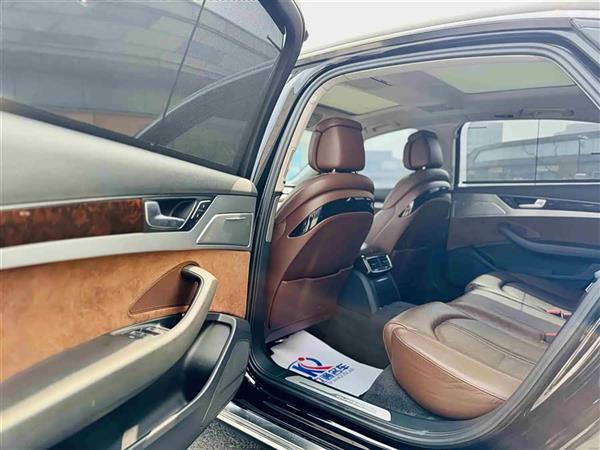 奥迪A8 2014款 A8L 45 TFSI quattro舒适型