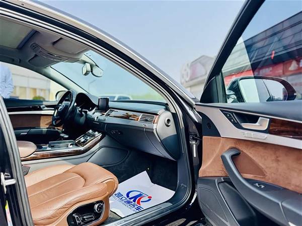 奥迪A8 2014款 A8L 45 TFSI quattro舒适型