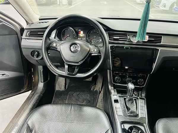 帕萨特 2016款 330TSI DSG御尊版