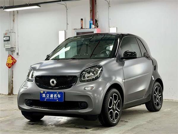 smart fortwo 2018款 0.9T 66千瓦硬顶先锋版 国V