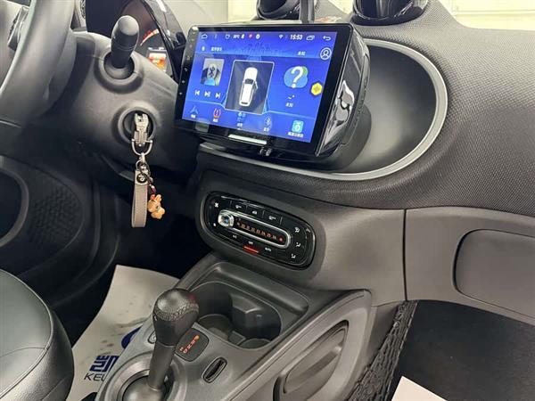smart fortwo 2018款 0.9T 66千瓦硬顶先锋版 国V