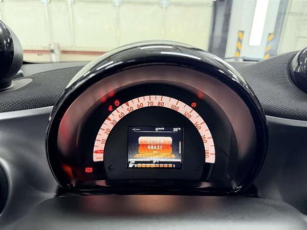smart fortwo 2018款 0.9T 66千瓦硬顶先锋版 国V