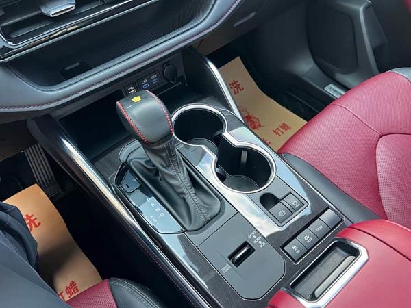 皇冠陆放 2022款 2.5L HEV四驱旗舰版