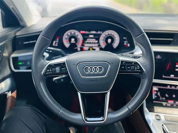 奥迪A6L 2021款 40 TFSI 豪华致雅型