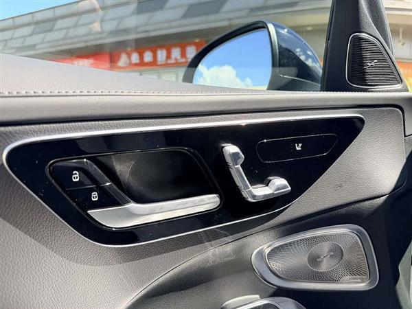 奔驰C级 2025款 C 260 L 皓夜运动版