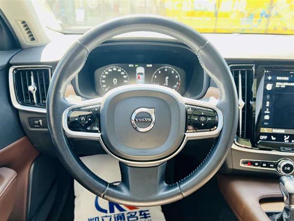 沃尔沃S90 2020款 T5 智逸豪华版