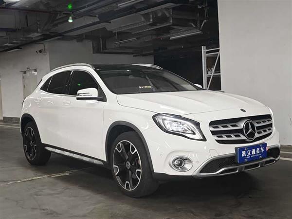 奔驰GLA 2018款 GLA 220 4MATIC 运动型