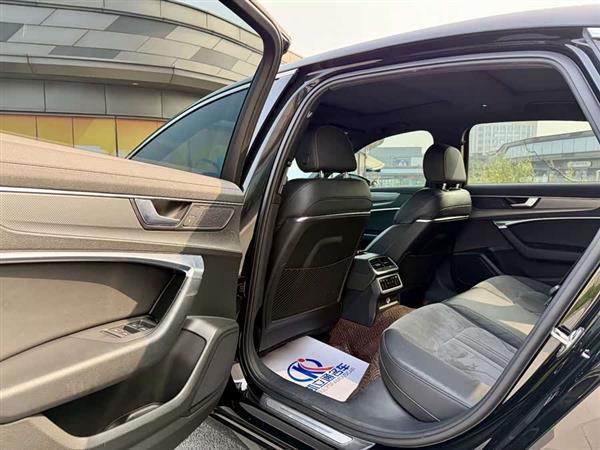 奥迪A6L 2020款 45 TFSI 臻选动感型