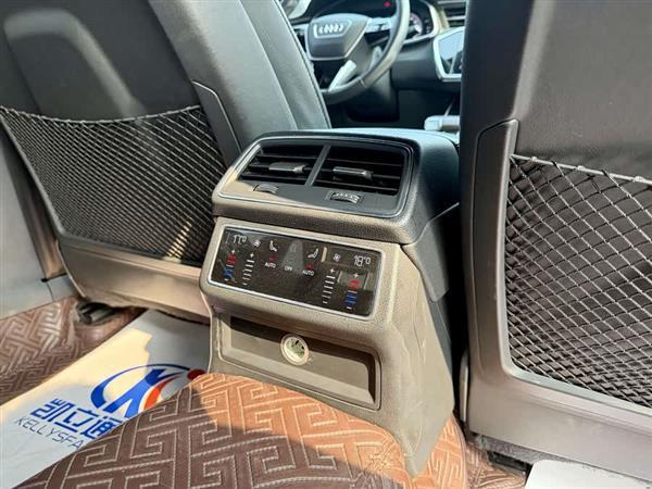 奥迪A6L 2020款 45 TFSI 臻选动感型