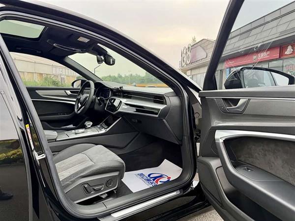 奥迪A6L 2019款 45 TFSI quattro 臻选动感型