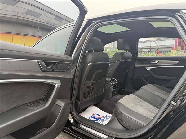 奥迪A6L 2019款 45 TFSI quattro 臻选动感型