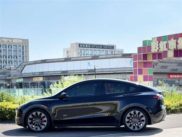 Model Y 2023款 高性能全轮驱动版