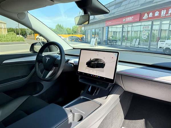 Model Y 2023款 高性能全轮驱动版