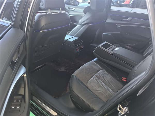 奥迪A6L 2022款 45 TFSI 臻选动感型